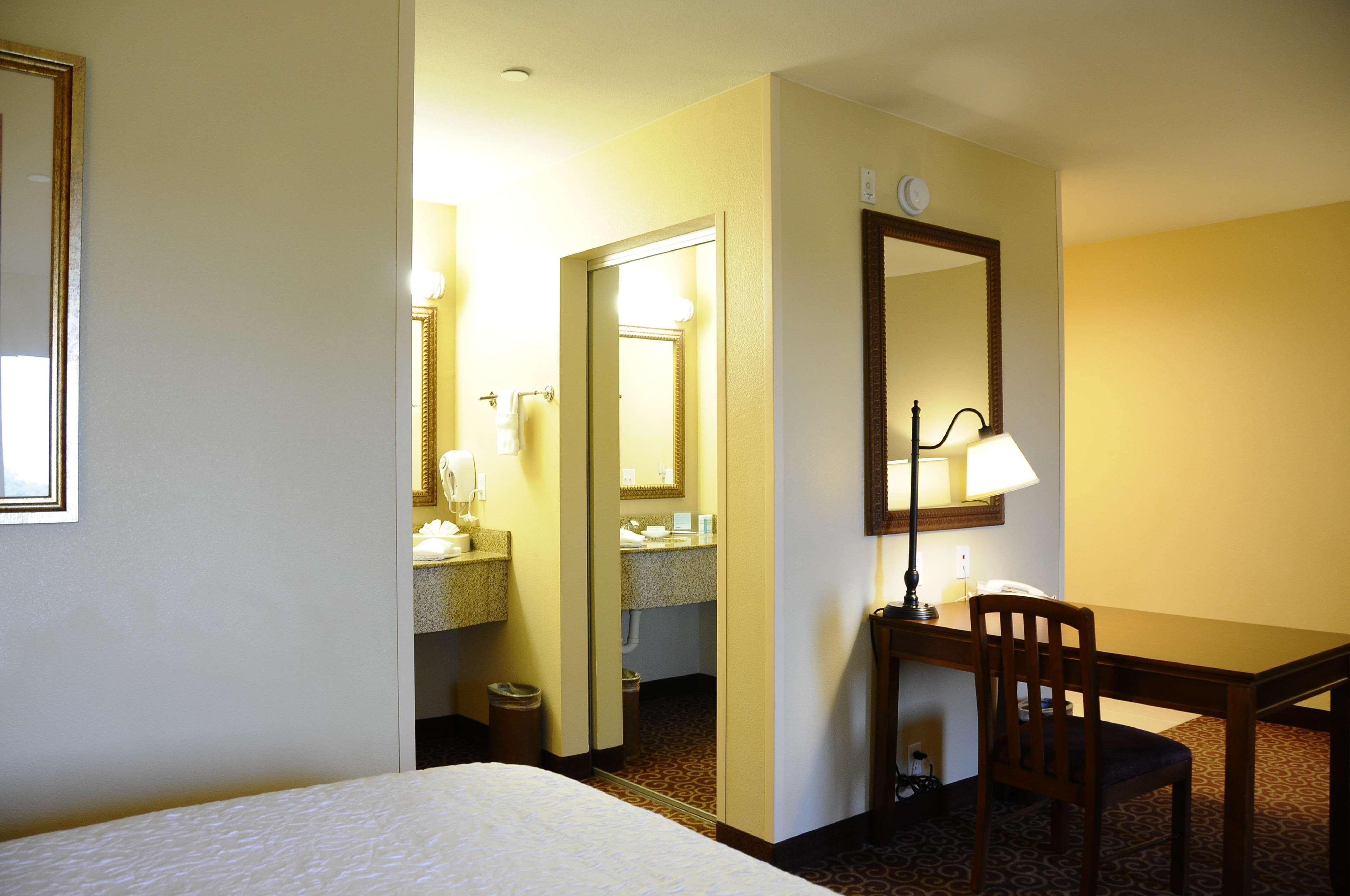 Hampton Inn & Suites Ред-Блафф Екстер'єр фото