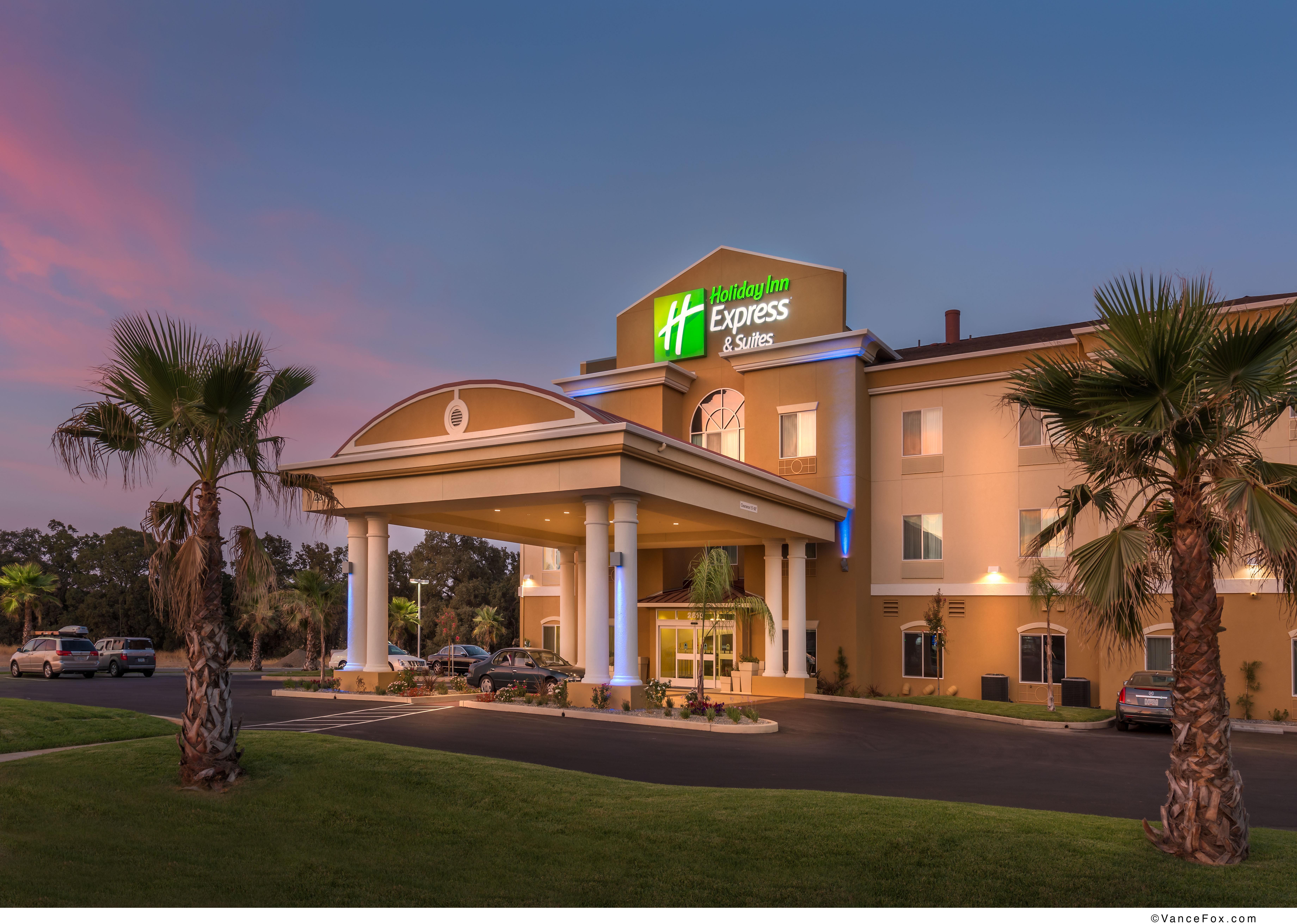 Hampton Inn & Suites Ред-Блафф Екстер'єр фото