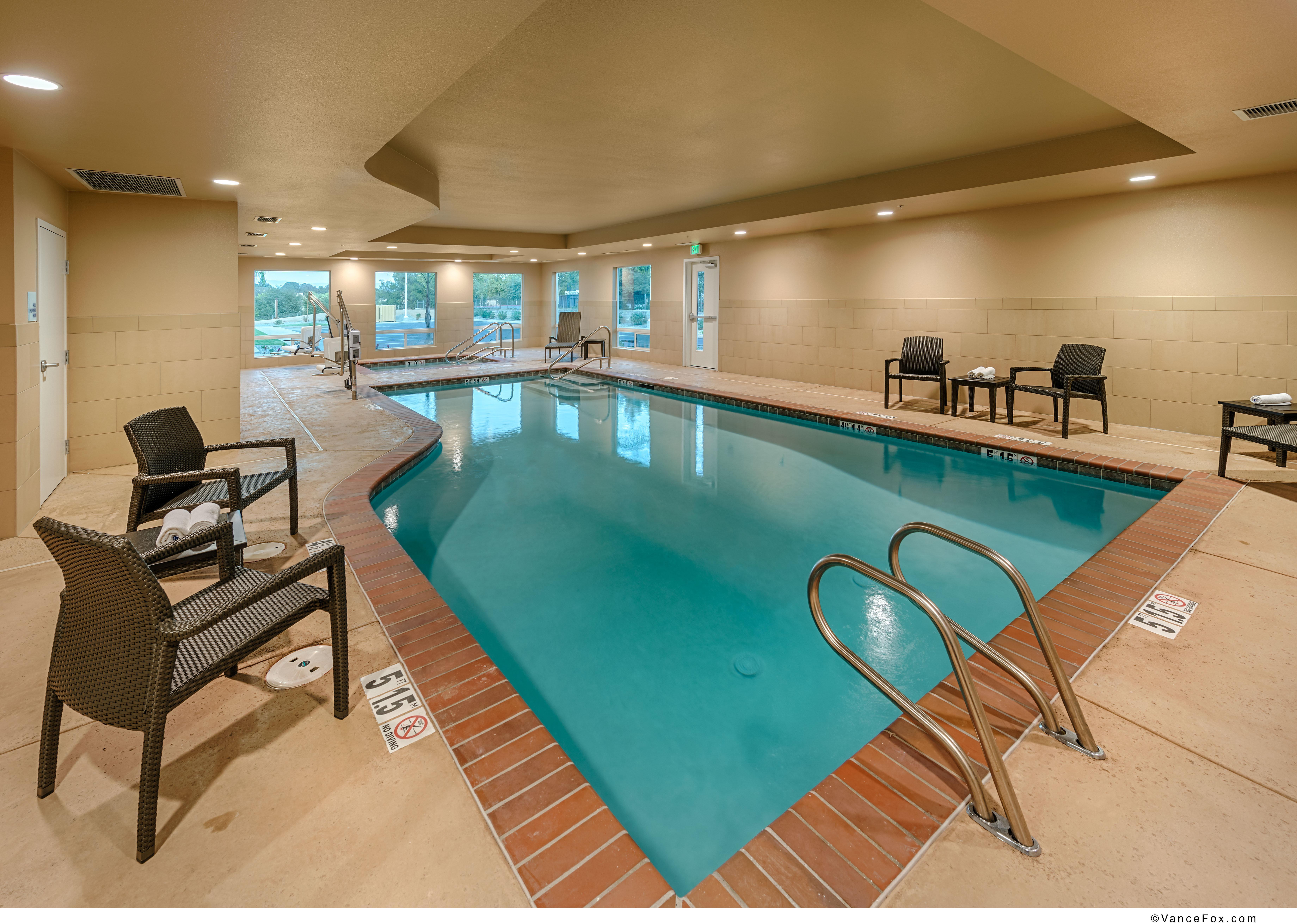 Hampton Inn & Suites Ред-Блафф Екстер'єр фото